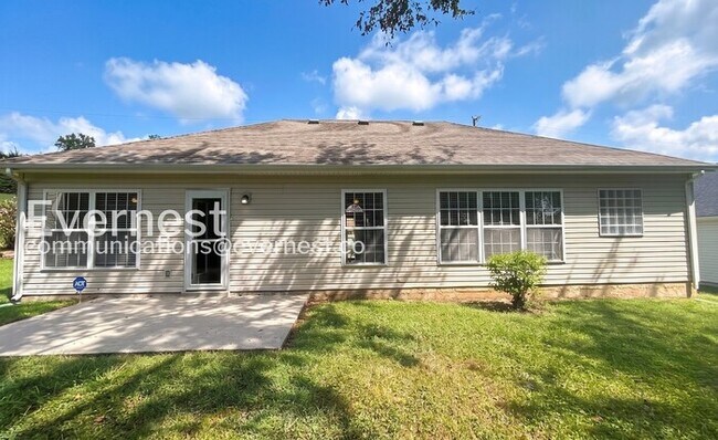 Building Photo - 3 Bed/2 Bath Home with Garage / Coming Soon!