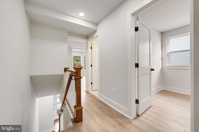 Building Photo - 113 Clifford Ave