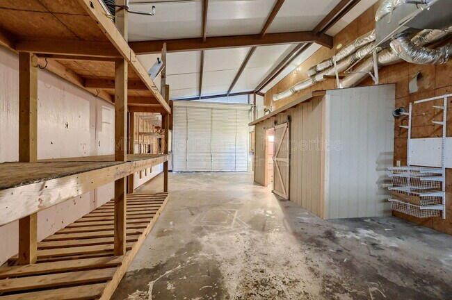 Building Photo - 362 Fisherman Rd