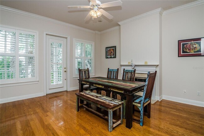 Building Photo - 924 Hemingway Cir