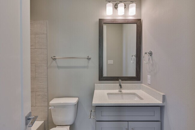 Building Photo - 736 N Plano Rd