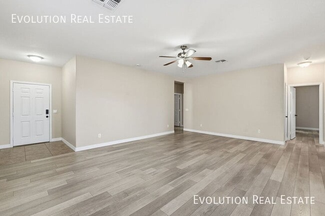 Building Photo - 3130 S 81st St