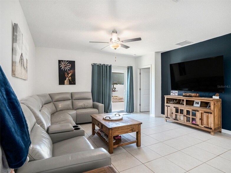 Building Photo - 2870 Silver Scallop Lp