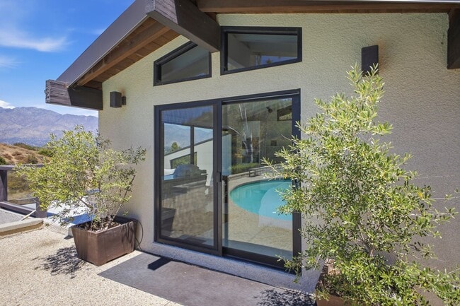 Building Photo - 1255 Rancheros Rd