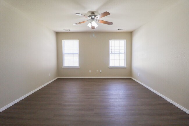 Building Photo - Emerson Elementary Zoned - 3 bedroom / 2 b...