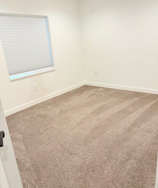 Building Photo - 2693 E Gambel Oaks Dr
