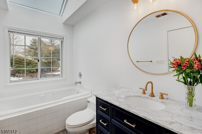 Building Photo - 326 Araneo Dr