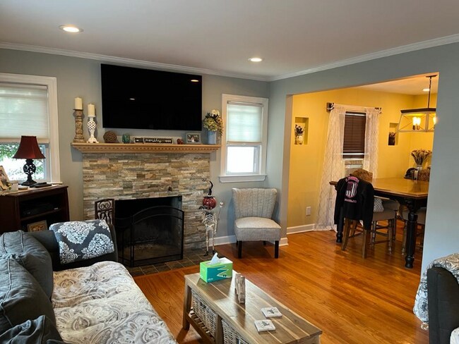 Building Photo - 130 Birchwood Rd