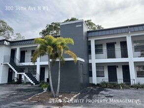 Building Photo - Northeast St Pete 3/2.5 Apartment!