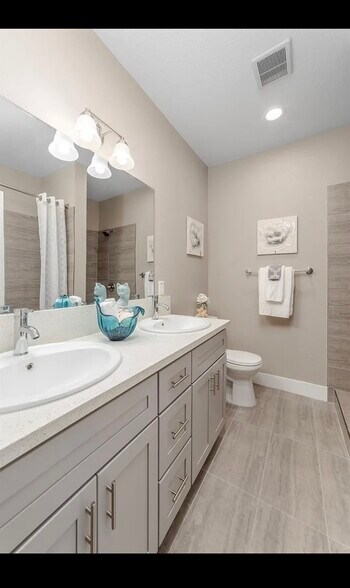 Building Photo - 955 Irem Way