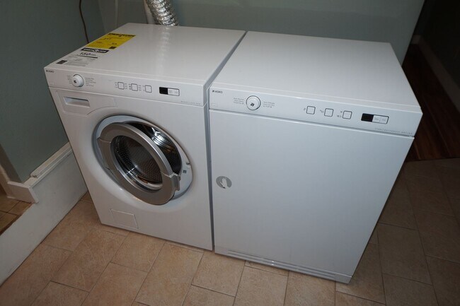 Building Photo - NE Portland updated one bedroom "Jewel"