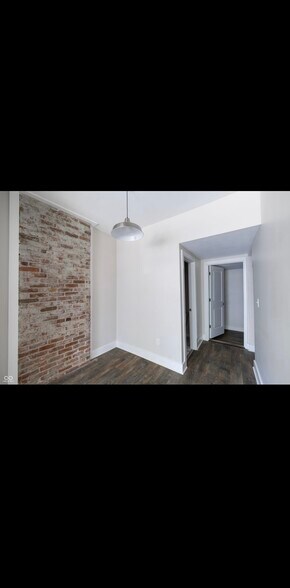 Building Photo - 646 E 31st St