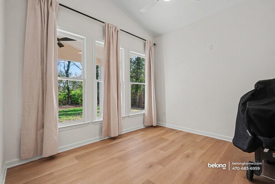 Building Photo - 1017 Sparks St SW