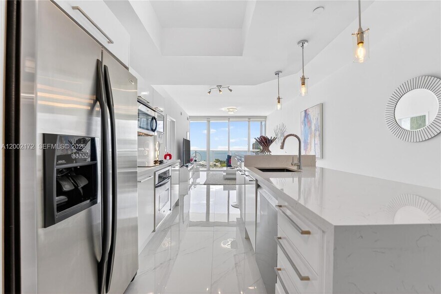 Building Photo - 888 Biscayne Blvd