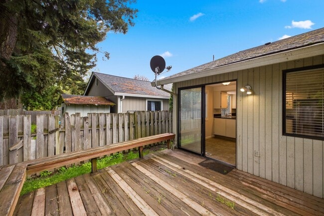 Building Photo - 17563 SW Granada Dr