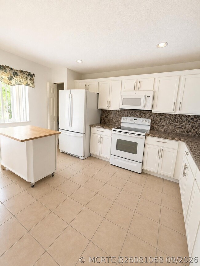 Building Photo - 6091 Sugar Loaf Ln