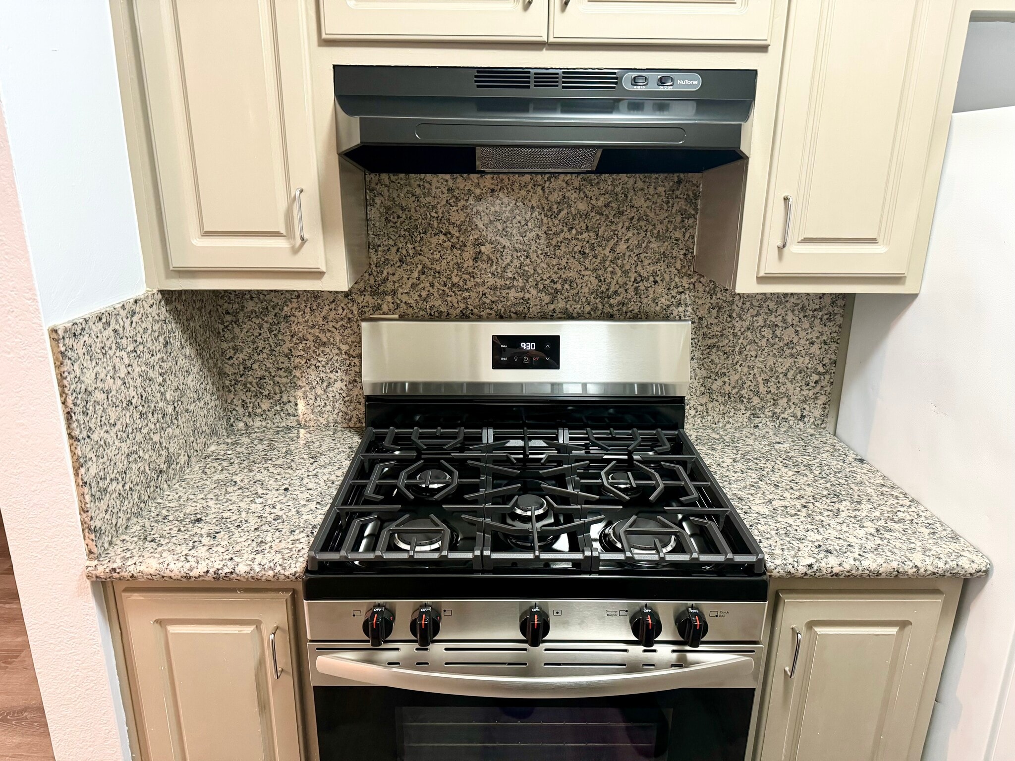 Building Photo - 4549 Greenholme Dr