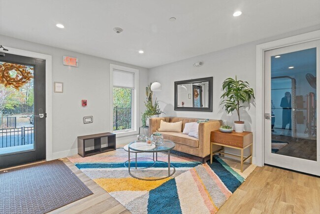 Building Photo - 6 Ashland St