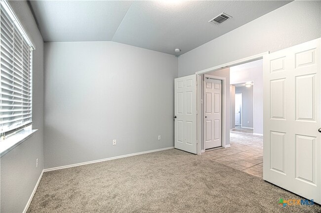 Building Photo - 5726 Stonehaven Dr