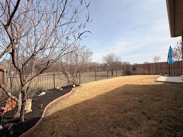 Building Photo - 15900 Back Nine Rd