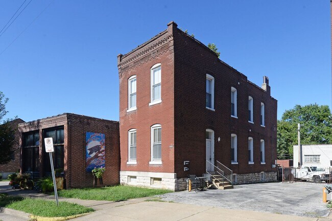 Building Photo - 2929 Missouri Ave