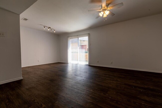 Building Photo - 5506 Grover Ave