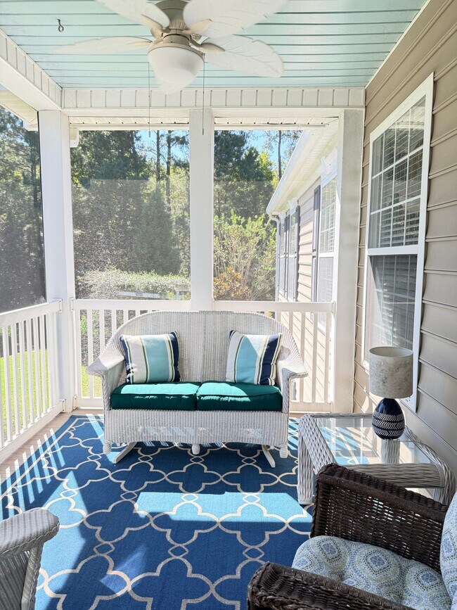 Building Photo - 1371 Hopton Cir