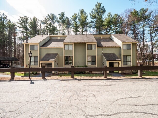 Building Photo - 374 Great Rd