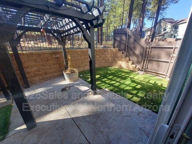 Building Photo - 2501 W Mission Timber Cir