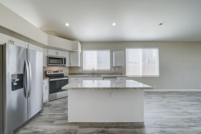 Building Photo - 3720 S Heath Way