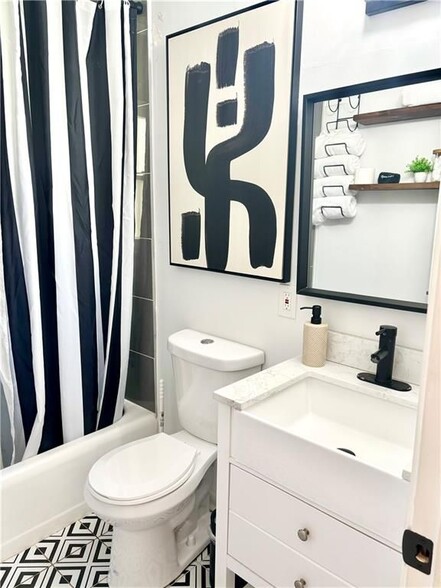 Building Photo - 5442 Scofield Rd