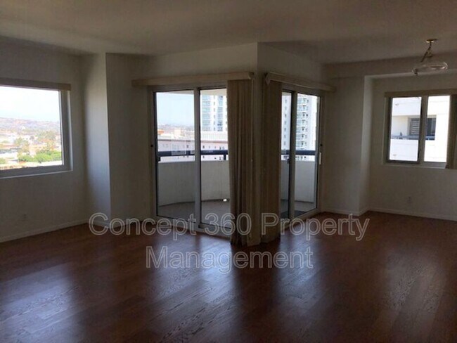 Building Photo - 525 E SEASIDE Way