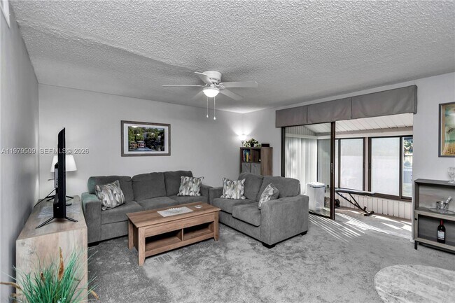 Building Photo - 737 Midway Dr