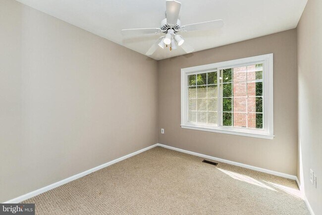 Building Photo - 12220 Tildenwood Dr