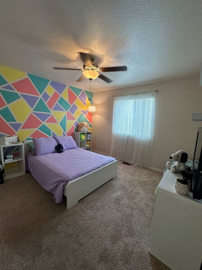 Building Photo - Spacious 5-Bedroom Smart Home Near Peterso...