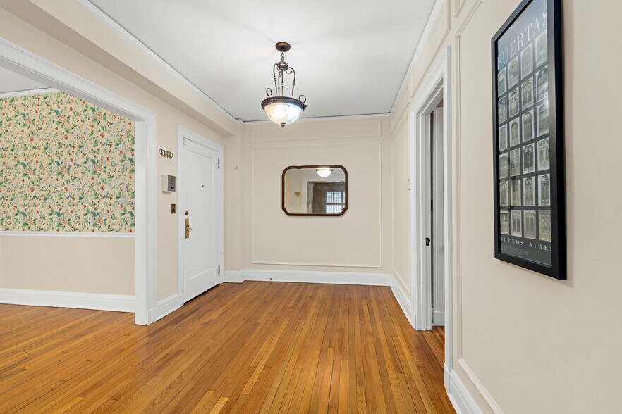 Building Photo - 3401 Greenway