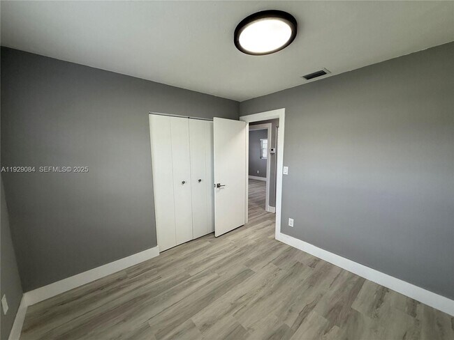 Building Photo - 20570 NW 1st Ct