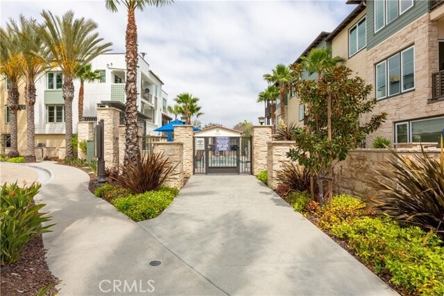 Building Photo - 3327 Doheny Way