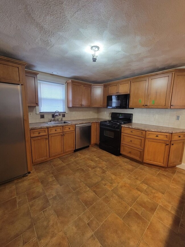 Building Photo - 27 Philip St