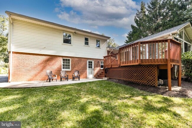 Building Photo - 9205 Hamilton Dr