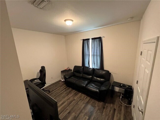 Building Photo - 8036 Buttercup Cir