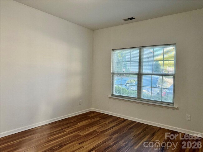 Building Photo - 4058 Glenlea Commons Dr