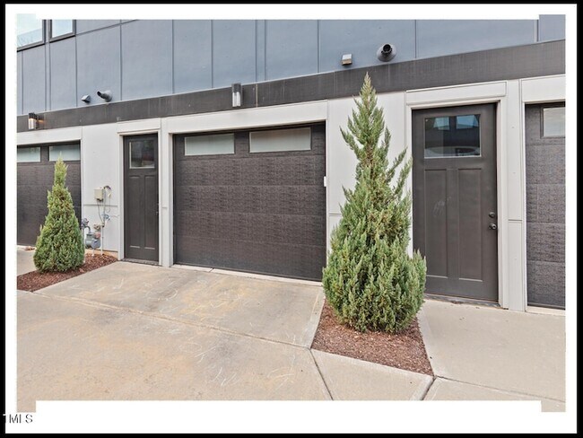Building Photo - 712 E Edenton St