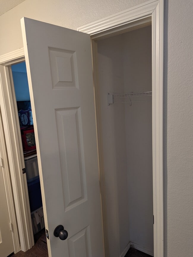 Building Photo - 22 Lyndhurst Dr