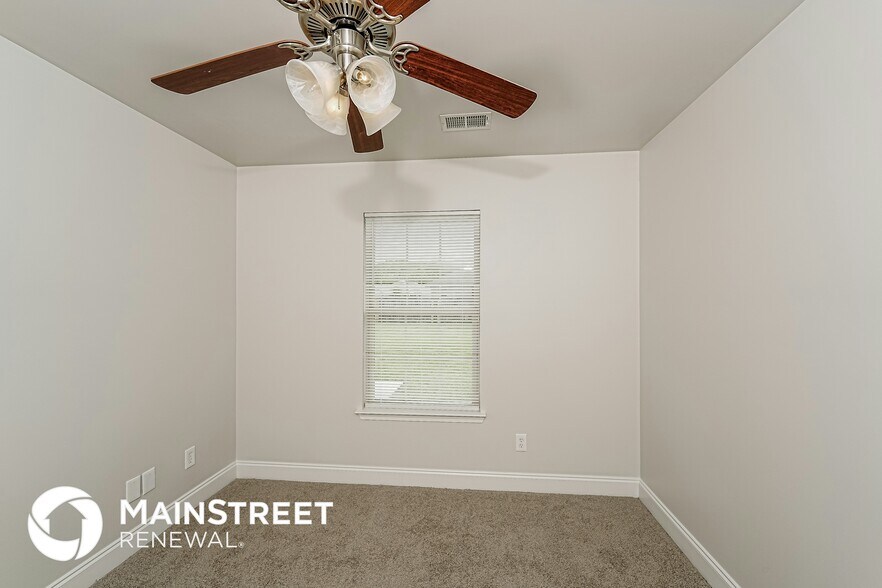 Building Photo - 955 Clover Ave