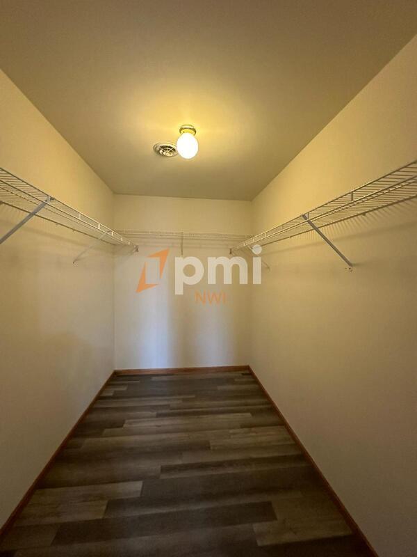 Building Photo - 343 Independence Dr