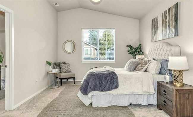 Building Photo - Beautiful Almost new 3 bed +den home in Ly...