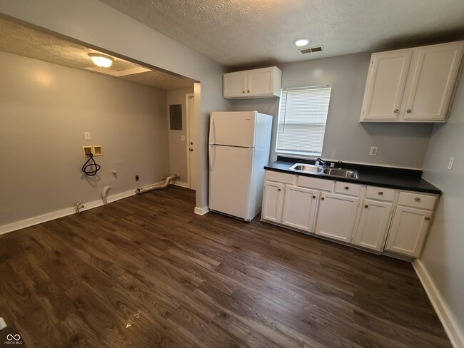 Building Photo - 2210 Norden Ct