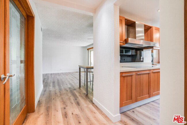 Building Photo - 4612 Park Granada