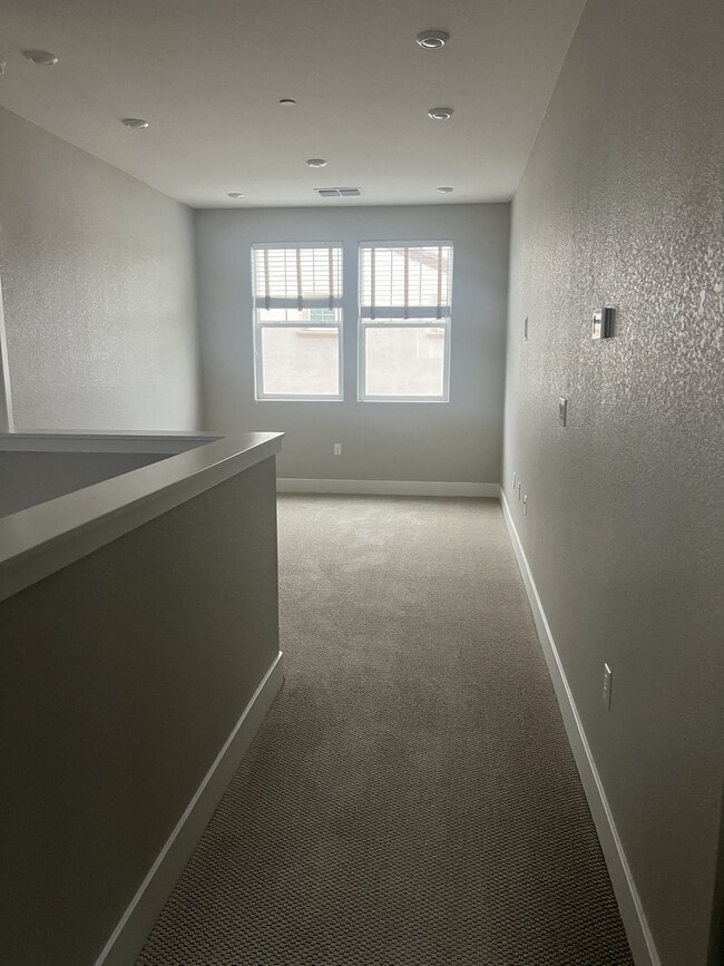 Building Photo - 232 Tuso Ranch Rd